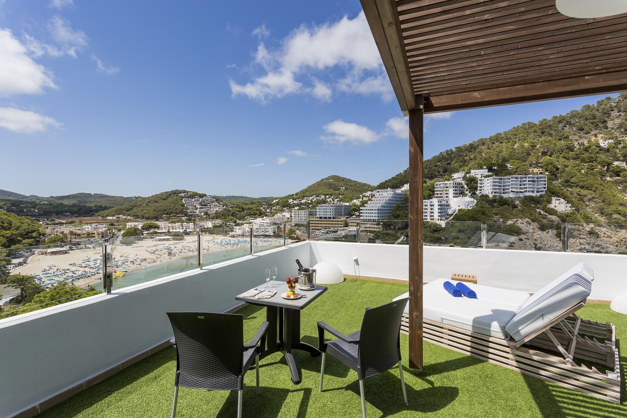 Palladium Hotel Cala Llonga - Adults Only מראה חיצוני תמונה