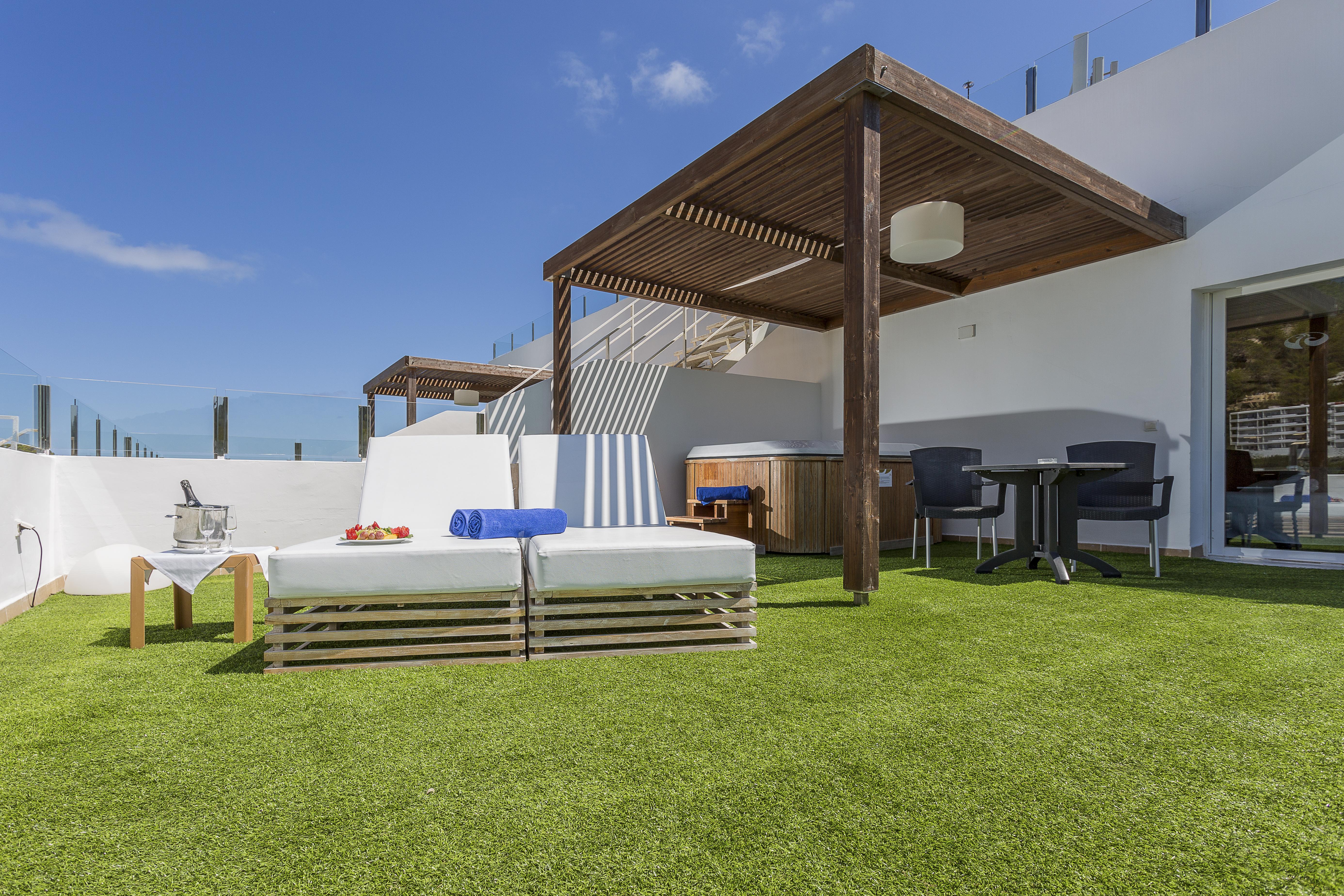 Palladium Hotel Cala Llonga - Adults Only מראה חיצוני תמונה