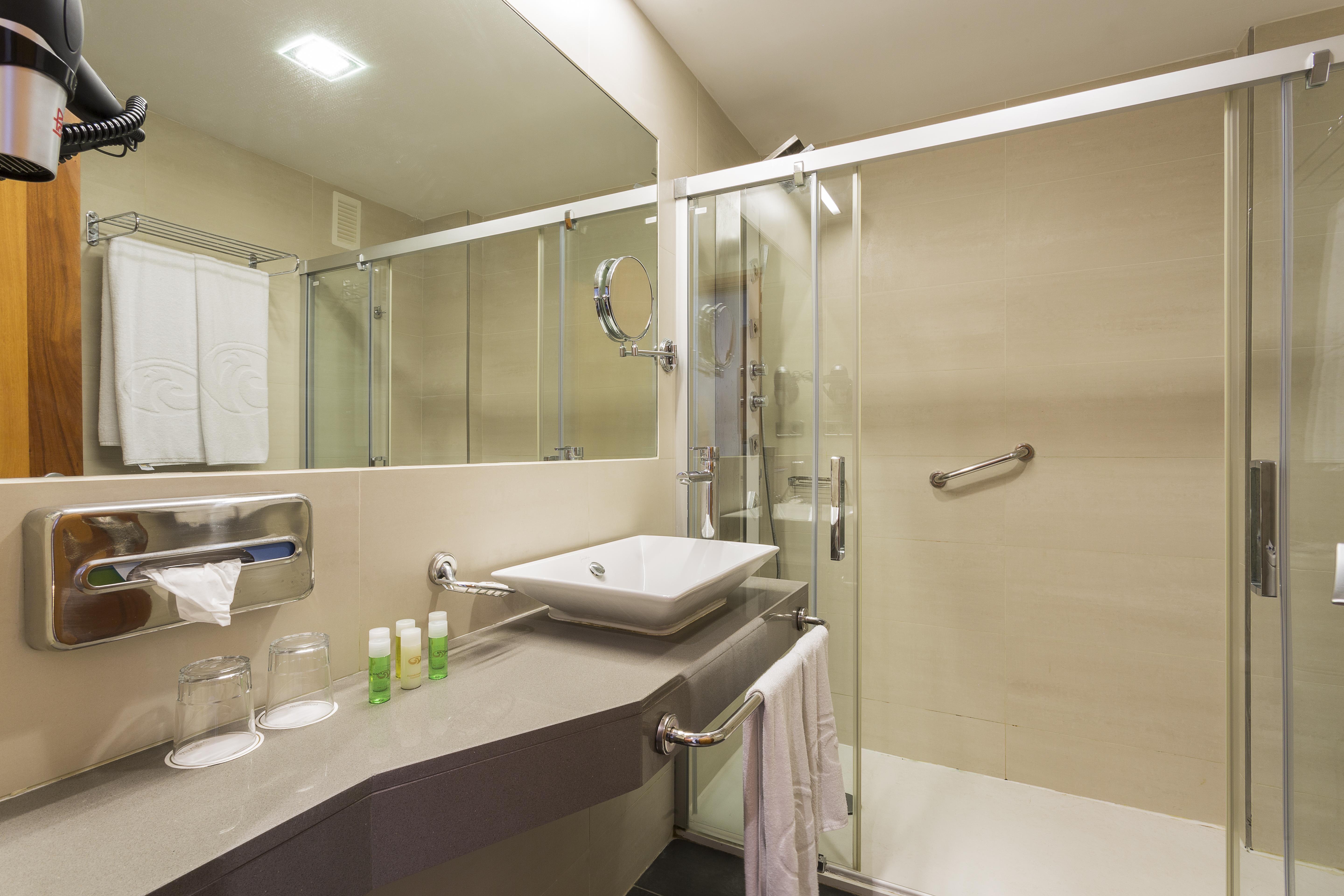 Palladium Hotel Cala Llonga - Adults Only מראה חיצוני תמונה