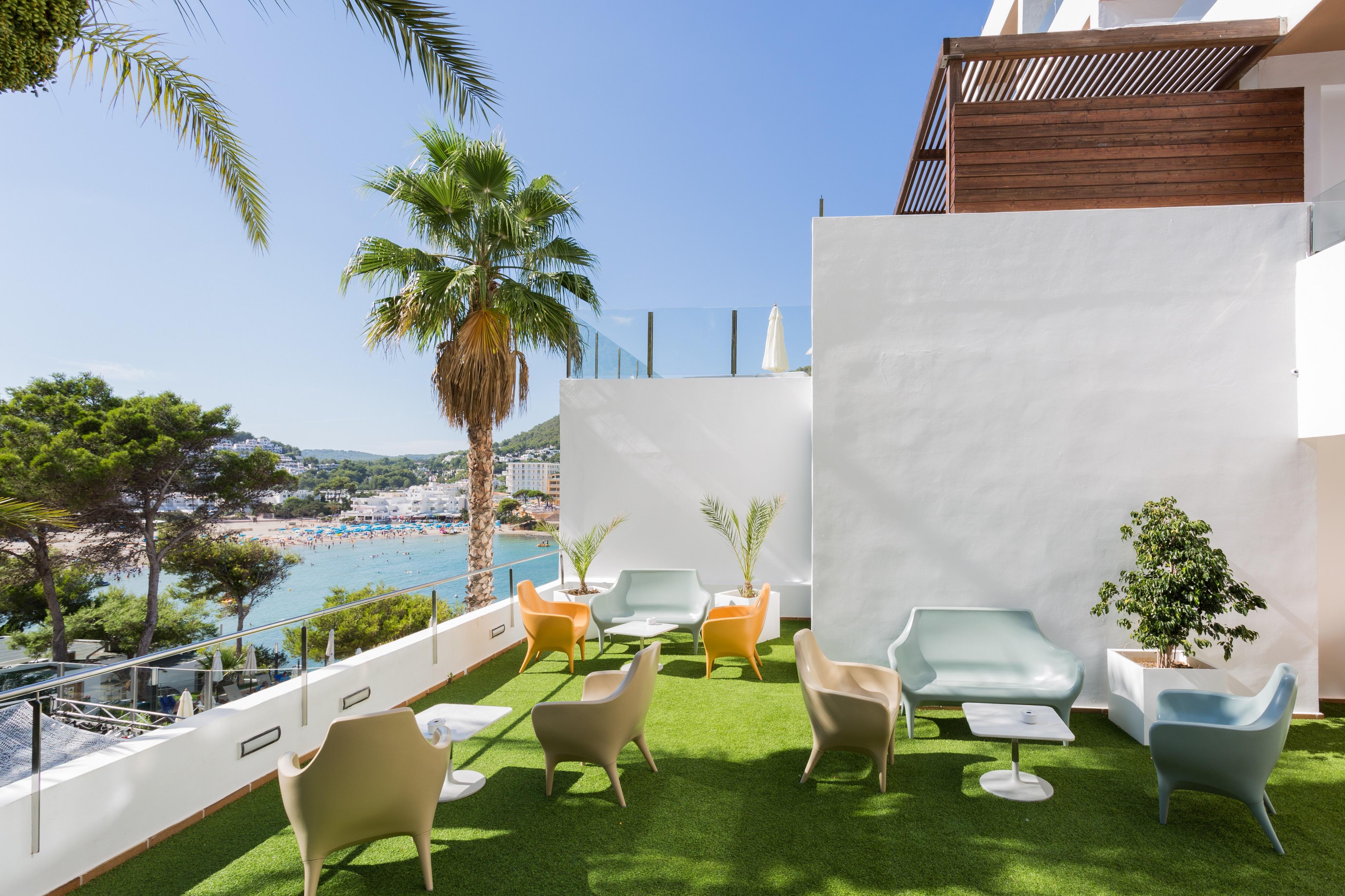 Palladium Hotel Cala Llonga - Adults Only מראה חיצוני תמונה