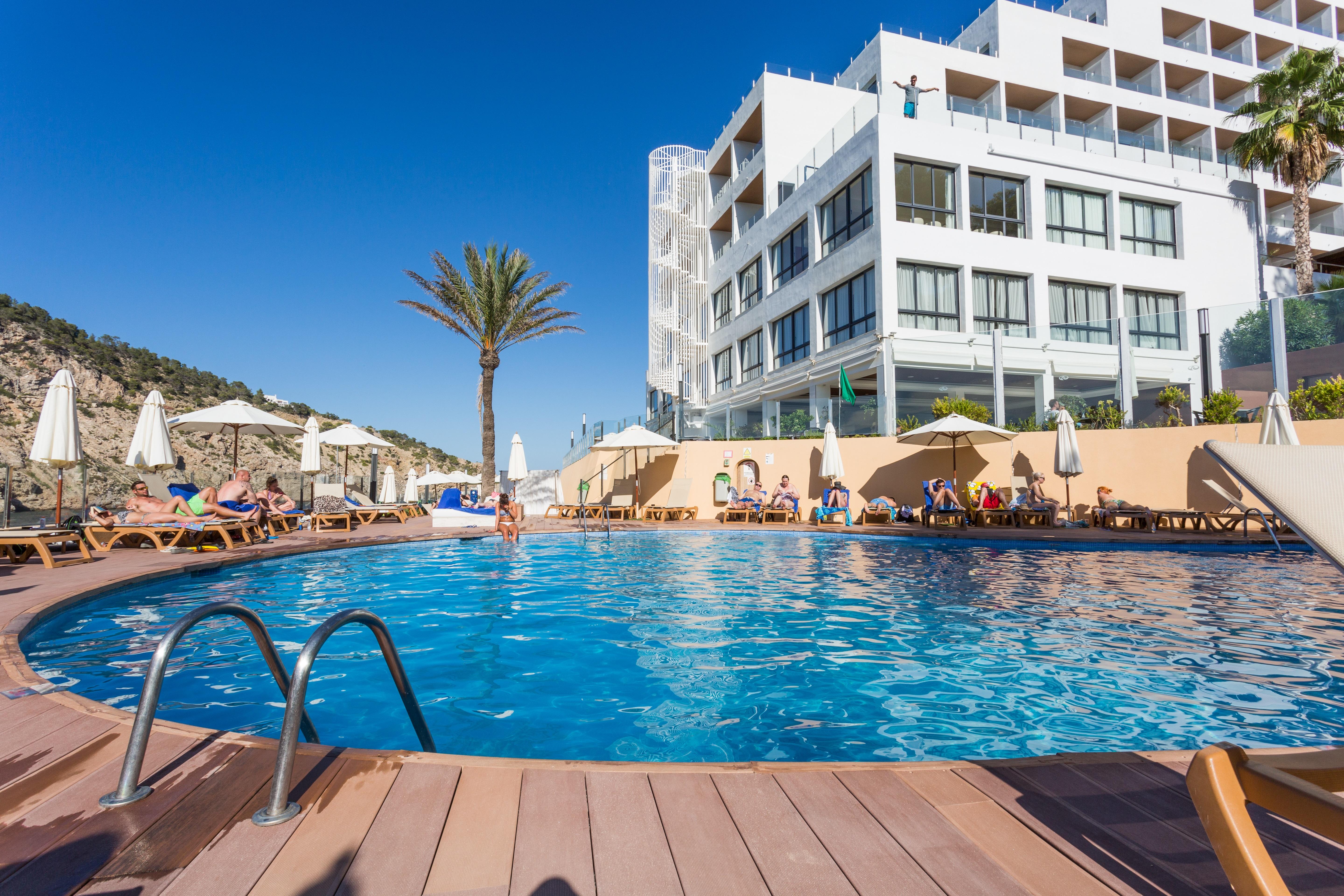Palladium Hotel Cala Llonga - Adults Only מראה חיצוני תמונה