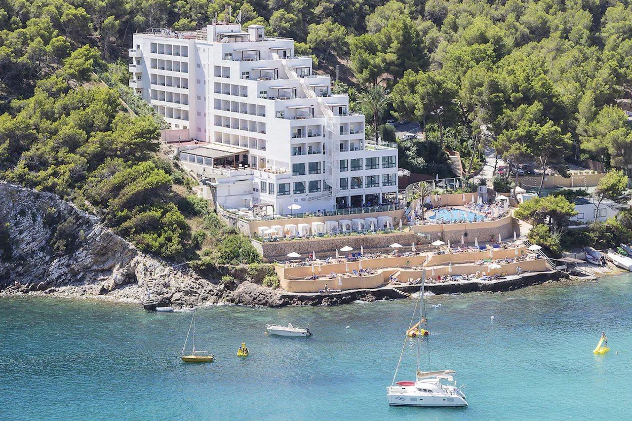 Palladium Hotel Cala Llonga - Adults Only מראה חיצוני תמונה