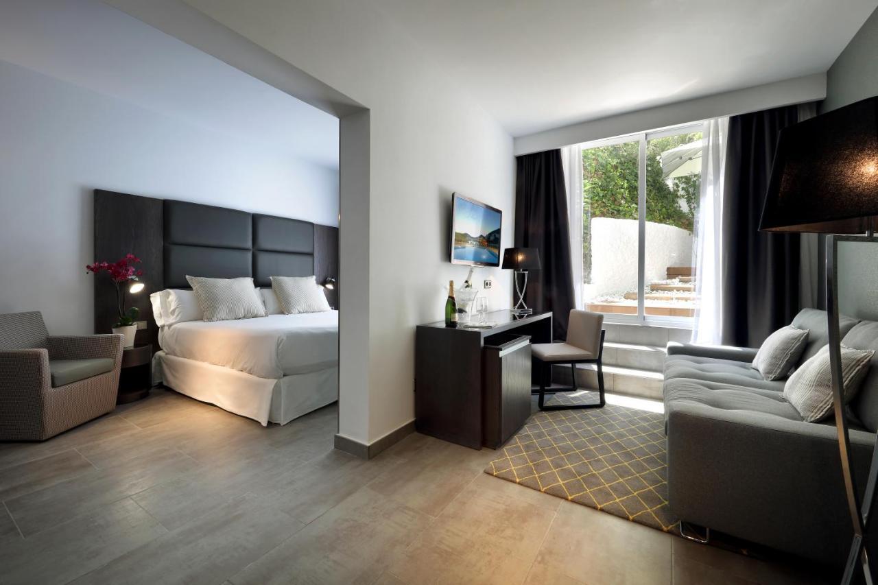Palladium Hotel Cala Llonga - Adults Only מראה חיצוני תמונה